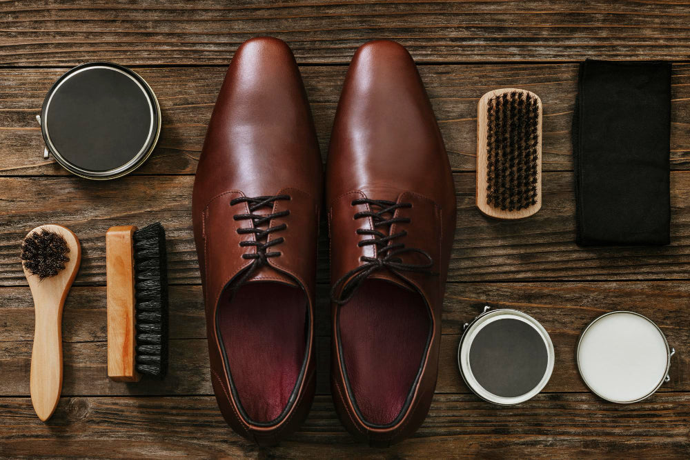 MEN'S SHOE SHINE